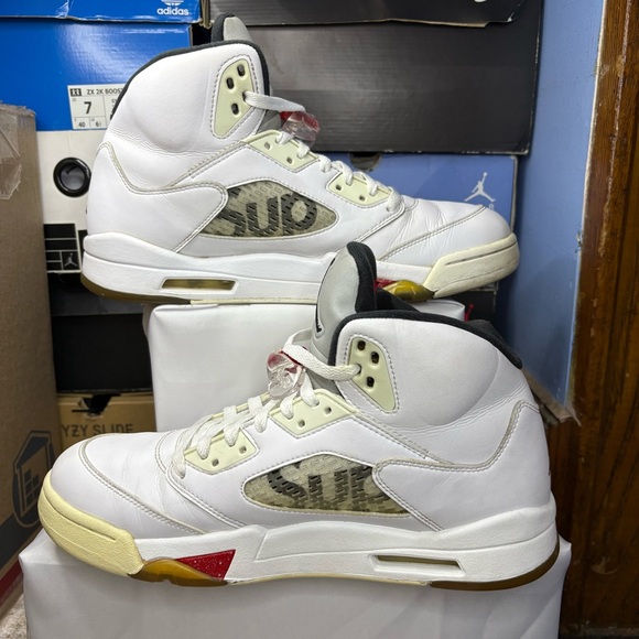 Size 10.5 - Supreme x Air Jordan 5 Retro White - Picture 2 of 7